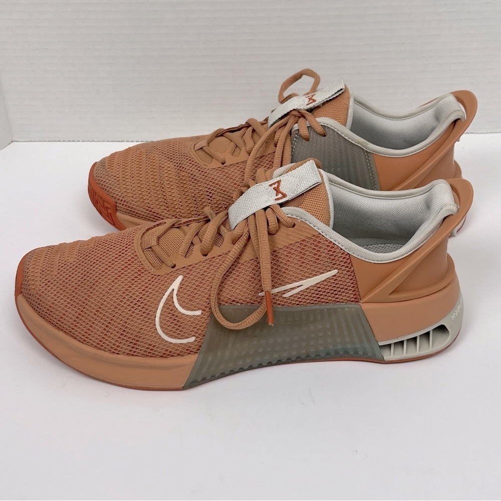 Nike Metcon 9 Flyease easy on Amber Training athletic shoes, women’s US 10.5.
